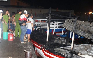 2 tàu du lịch ở Nha Trang bất ngờ bốc cháy