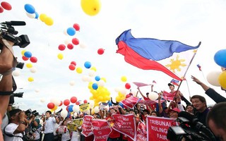Dân Philippines ăn mừng phán quyết PCA