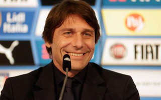 Hôm nay, HLV Conte ký hợp đồng với Chelsea