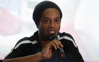 Ronaldinho, Riquelme muốn thi đấu không lương cho Chapecoense