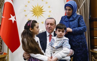 Bé gái “hiện tượng Syria” gặp Tổng thống Thổ Nhĩ Kỳ