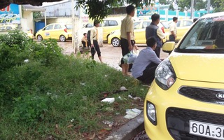 Hàng trăm tài xế taxi ở Phú Quốc bỏ xe, ngừng tài