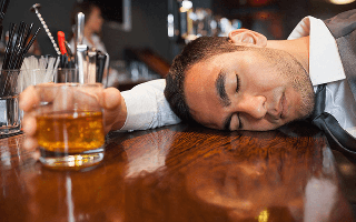 7 sai lầm khi giải rượu nhiều người mắc phải