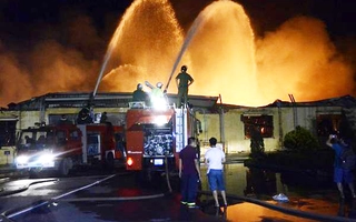 Cháy kinh hoàng trong khu công nghiệp ở Hải Phòng