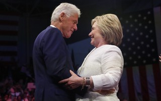 Bà Clinton tuyên bố chiến thắng