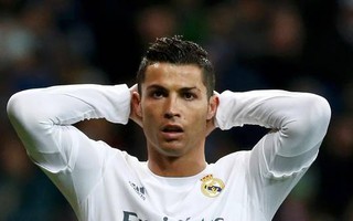 Xem tình huống khiến Ronaldo “bẽ mặt” trong ngày lập kỷ lục