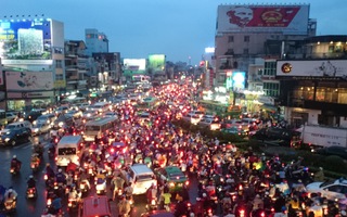 TP HCM: Biển người kẹt cứng trên xa lộ Hà Nội