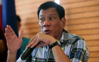 Khó lường tuyên bố mua vũ khí Trung Quốc của tổng thống Duterte