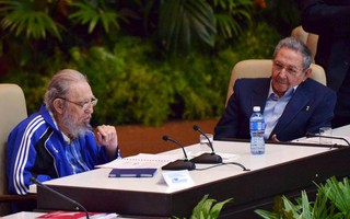 Ông Fidel Castro gây bất ngờ tại Đại hội Đảng Cộng sản Cuba