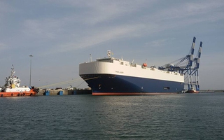 Sri Lanka bán 80% cảng chiến lược cho Trung Quốc