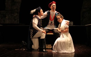 “Hamlet” bắt đầu lưu diễn