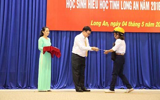 4 Oranges dành 400 suất học bổng  cho học sinh hiếu học