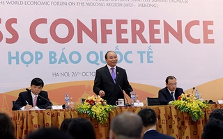 Thủ tướng Nguyễn Xuân Phúc lần đầu chủ trì họp báo quốc tế