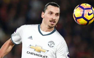 Ibrahimovic thừa nhận dùng tay giúp Pogba ghi bàn