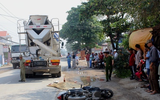 Người phụ nữ tử vong vì tránh vũng nước