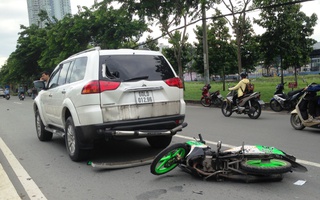 Liên tiếp 2 vụ tai nạn trên xa lộ Hà Nội, 3 người trọng thương