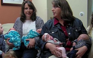 Mỹ: Chị em song sinh 2 lần sinh đôi