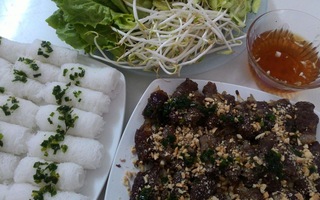 Bò lụi bánh hỏi đơn giản mà thơm ngon