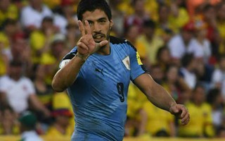 Suarez cân bằng kỷ lục của Crespo ở vòng loại World Cup