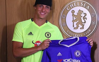 Châu Âu sốc khi David Luiz quay về Chelsea