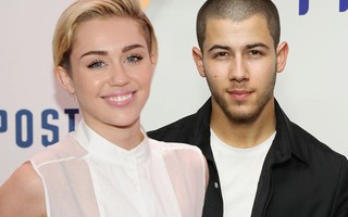 Nick Jonas chưa hết ám ảnh nụ hôn đầu với Miley