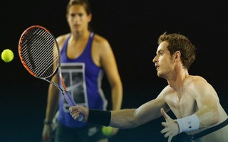 Mất ngôi vô địch Madrid, Murray sa thải HLV Mauresmo