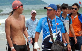 Huy Hoàng vuột huy chương bơi 10 km