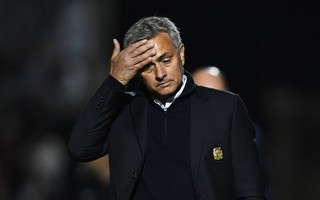 Mourinho thừa nhận M.U vất vả trước CLB đàn em