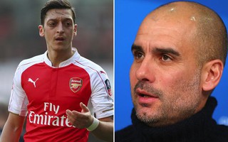 Ozil cảnh báo ban lãnh đạo Arsenal