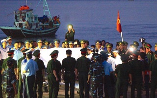 Trang nghiêm đón phi công Su-30 Trần Quang Khải trở về