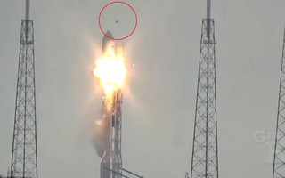 Người ngoài hành tinh "bức tử" tên lửa Falcon 9 trên bệ phóng?