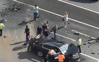 Siêu xe của ông Putin bị đâm nát trên đường cao tốc