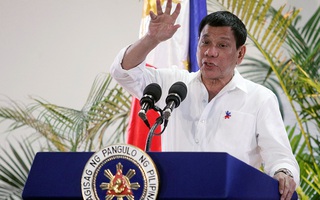 Ông Duterte tuân lệnh trời... ngừng nguyền rủa