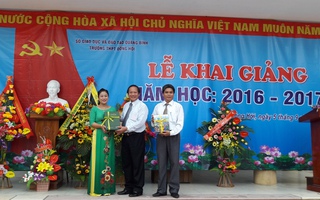 Bộ trưởng Trương Minh Tuấn về lại trường xưa dự lễ khai giảng