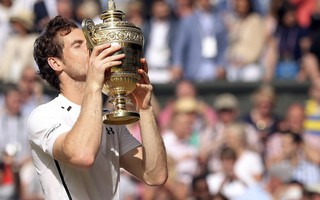Nước mắt Murray ngày tái đăng quang Wimbledon