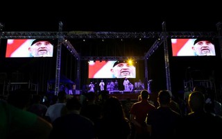 Dân Cuba tiệc tùng trắng đêm mừng ông Fidel 90 tuổi