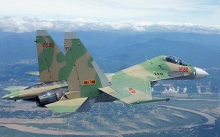 Su-30 gặp sự cố trên biển: Lực lượng người nhái tới hiện trường tìm kiếm