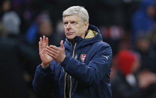 HLV Wenger: Đánh bại Barcelona dễ hơn bao giờ hết