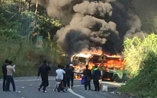 Xe cháy dữ dội sau tai nạn, nam thanh niên Hàn Quốc tử nạn