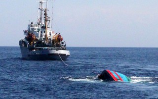 Việt Nam điều tra thủ phạm đâm chìm tàu cá ở Hoàng Sa