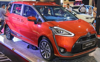 Toyota Sienta - "đàn em" 7 chỗ của Innova ra mắt