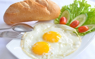 Có nên ăn trứng sống?