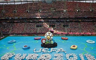 Khai mạc Euro 2016: 30 phút rực rỡ sắc màu tại Stade de France