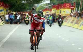 Cúp Tôn Hoa Sen 2016: Lê Văn Duẩn áp đảo