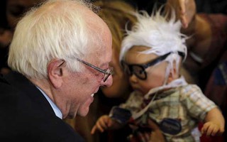 Bản sao thu nhỏ của ứng viên Bernie Sanders qua đời