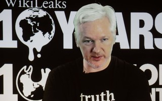Không muốn "đụng" bầu cử Mỹ, Ecuador cắt mạng ông chủ WikiLeaks