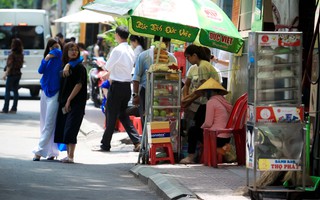 Vỉa hè quận 1... như chưa hề có cuộc ra quân!