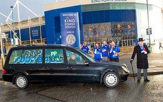 Xe tang xuất hiện ngày CĐV Leicester tri ân Ranieri