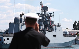 Nga đưa tàu khu trục mang tên lửa đến bờ biển Syria