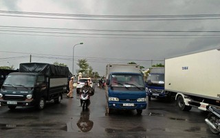 Dân vây trạm BOT Tasco Quảng Bình đòi miễn phí, Quốc lộ 1 ách tắc